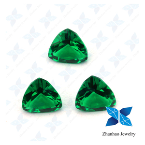superior calidad de la grasa triángulo de corte synethtic verde <span class=keywords><strong>espinela</strong></span> piedras preciosas precio - Product Image 2