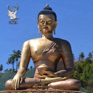 Famosa Estatua de Buda Sentado de Bronce Grande de China, Estatuas de Buda de Latón, Estatua de Buda de Metal Antiguo en Venta - Product Image 3