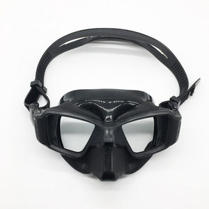 <span class=keywords><strong>Masque</strong></span> de <span class=keywords><strong>plongée</strong></span> ultra-confortable sans silicone avec double lentille en verre trempé transparent, faible volume et construction durable - Product Image 2