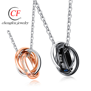 Collana con Ciondolo 'His Queen Her King' per Coppie, Catena in Acciaio Inossidabile con Zirconi, Regalo per Matrimonio - Product Image 1