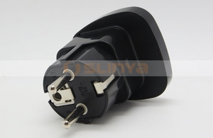 Ổ Cắm Đa Năng Sang Phích Cắm EU Có Màn Trập An Toàn - Product Image 3