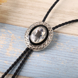 Nuovo Design <span class=keywords><strong>Cravatta</strong></span> da <span class=keywords><strong>Uomo</strong></span> T-shirt Nera <span class=keywords><strong>con</strong></span> Filo in Pelle e Cristalli, Collana Bolo Tie - Product Image 6