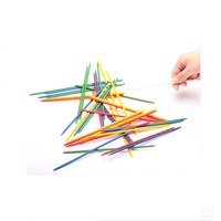 En bois ramasser des Bâtons jeu dans une boîte en fer blanc pour enfants jouets