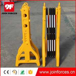 Barrera de Seguridad Vial Expandible de HDPE de Alta Visibilidad, Color Amarillo, Rellenable con Agua, con Luz, de Fábrica - Product Image 4