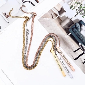 Collana con ciondolo iniziale personalizzato con nome inciso a barra verticale placcato oro 14K personalizzato moda donna - Product Image 6