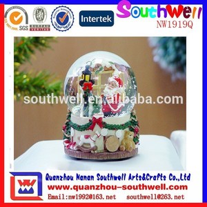venta al por mayor de navidad personalizadas de nieve resina globw santa claus - Product Image 1
