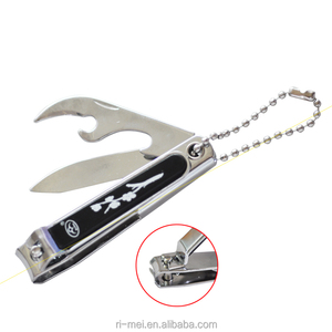 Cortaúñas Personalizado con Abrebotellas y Cubierta de Plástico - Product Image 1