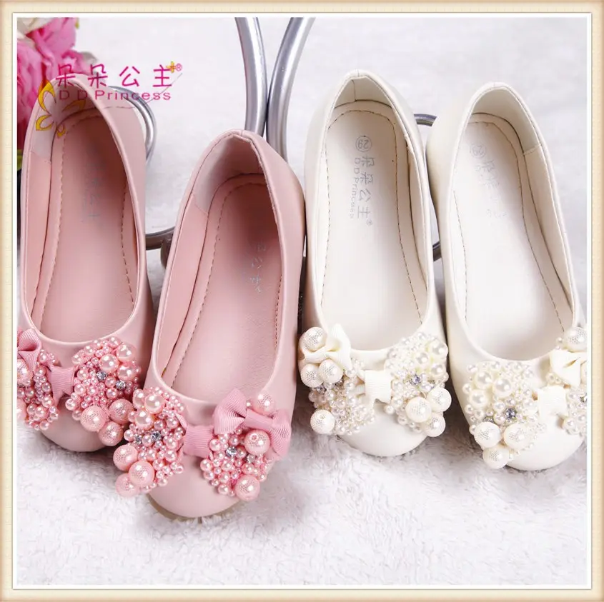 Cremoso de marfil cordón zapatos de las niñas, zapatos de la boda, cremoso de marfil flor de zapatos de las niñas