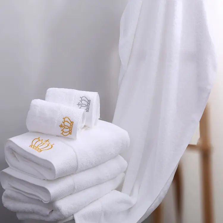 Đắt tiền Khô Nhanh Chóng Trung Quốc 100% Cotton Jacquard kết cấu Satin Khách Sạn Khăn Tắm Set Với Thêu Tùy Chỉnh Logo