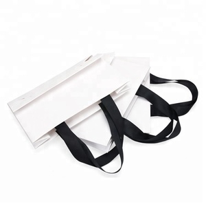 ที่กำหนดเองพิมพ์สีขาวเสื้อผ้าถุงของขวัญที่มีการจัดการ - Product Image 6