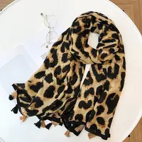 2018 Thiết Kế Mới Leopard Dot In Tua Chất Lượng Cao Mùa Đông Ấm Khăn Choàng Viscose Khăn Quàng Cổ In Khăn Trùm Đầu Hijab
