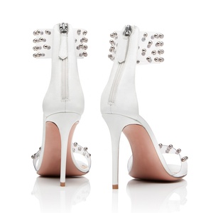 Grande formato Sexy <span class=keywords><strong>borchie</strong></span> signore estate <span class=keywords><strong>scarpe</strong></span> partito vestito da sera tacchi 2018 con <span class=keywords><strong>borchie</strong></span> <span class=keywords><strong>tacco</strong></span> alto PVC trasparente sandali trasparenti donne - Product Image 3