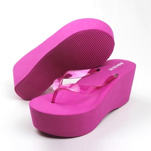 Sandali Personalizzati con <span class=keywords><strong>Tacco</strong></span> Alto <span class=keywords><strong>Rosa</strong></span> per Donne, Ciabatte con Piattaforma OEM, Ultimo Design di Infradito con Zeppa in PVC Impermeabile - Product Image 3