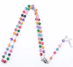 2023 Klassische bunte kleine Perlen Halskette Heiliger Rosenkranz religiöse Rosenquarz Mala