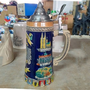 Vente en gros <span class=keywords><strong>de</strong></span> mugs à <span class=keywords><strong>bière</strong></span> en céramique <span class=keywords><strong>allemande</strong></span> personnalisés <span class=keywords><strong>avec</strong></span> <span class=keywords><strong>couvercle</strong></span> en métal, capacité <span class=keywords><strong>de</strong></span> 22 oz, pour cadeaux d'affaires - Product Image 2