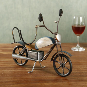 Amerikaanse Land Woonaccessoires Motorfiets Vorm Metalen Wijnrek Smeedijzeren Wijnrek Wijnfles Houder - Product Image 5