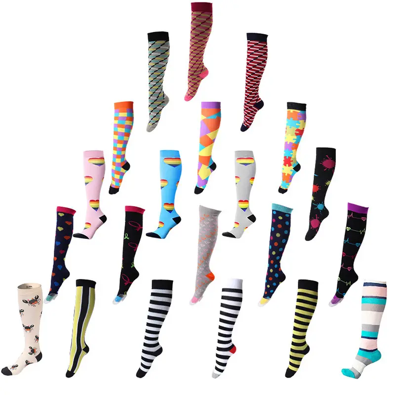 Renkli sıkıştırma spor özel çoraplar erkekler kadınlar futbol spor hemşirelik çorap 15-20 mmhg varis çorabı