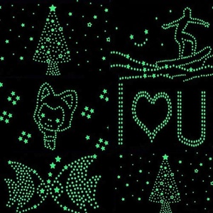 Étoiles vertes en vinyle colorées, lot de, étiquettes décoratives lumineuses en plastique, brillent dans les endroit sombres, autocollants décoratifs, pour le mur - Product Image 5