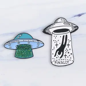 Broche à revers en émail, ovni, en vrac, Alien, en Stock, pièces