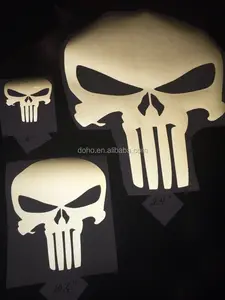 Ücretsiz kargo Punisher Araba Pencere Siyah ve Altın Vinil Yansıtıcı Kask Decal Sticker tedarikçiler