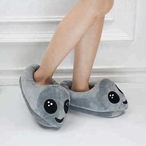 Chaussons en peluche personnalisés à la mode, drôles, en forme d'extraterrestre, imprimés pour hommes - Product Image 2
