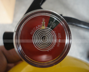 <span class=keywords><strong>Extincteur</strong></span> vide de 2kg de type Colombie-Cylindre en acier jaune, rechargeable <span class=keywords><strong>pour</strong></span> voiture, <span class=keywords><strong>bateau</strong></span>, atelier, certifié CE - Product Image 3