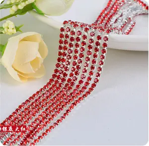 China atacado rhinestone fechar cadeia rolo strass AB cadeia copo strass