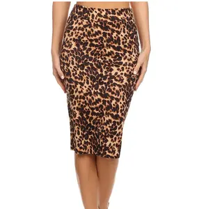 Женская офисная юбка-карандаш средней длины с леопардовым принтом