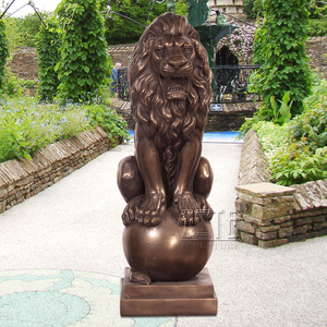 Grandi Statue di Leoni Seduti in Ottone Fuso per Giardino Esterno - Product Image 5