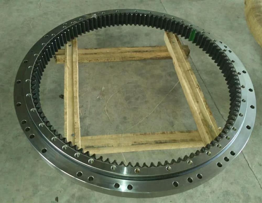 Опорно поворотный подшипник caterpillar 320. 000. Поворотный подшипник экскаватора. Поворотный круг экскаватора коматсу 200. Опорно-поворотный круг для экскаватора hyundai r260lc-9s.