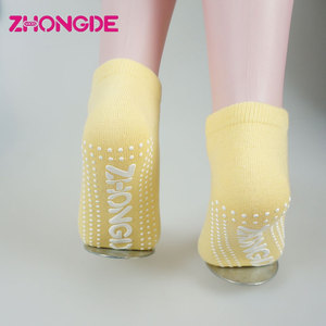 Alibaba usine Professionnelle trampoline anti-slip cool saut en longueur chaussettes pour <span class=keywords><strong>les</strong></span> gars - Product Image 3