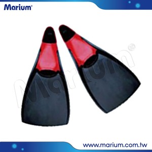 Aletas de buceo de goma de diseño de pie completo para un drenaje rápido en apnea - Product Image 5