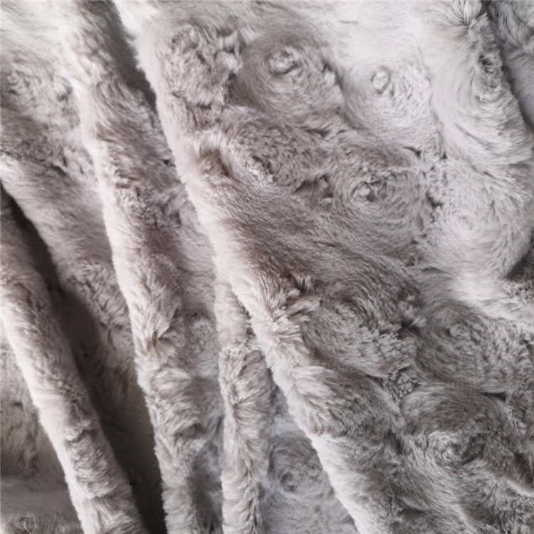 Удобная рельефная Полиэстеровая ПВ плюшевая ткань для коврового одеяла