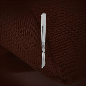 De plata de oro de dos colores bisturí Pin el Doctor cuchillo <span class=keywords><strong>regalo</strong></span> de la joyería <span class=keywords><strong>para</strong></span> el <span class=keywords><strong>cirujano</strong></span>/enfermera médico/química de la joyería - Product Image 4