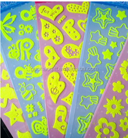 Autocollant mural décoratif personnalisé lumineux plat ou 3D, étoiles qui brillent dans le noir, autocollant mural qui brille dans le noir