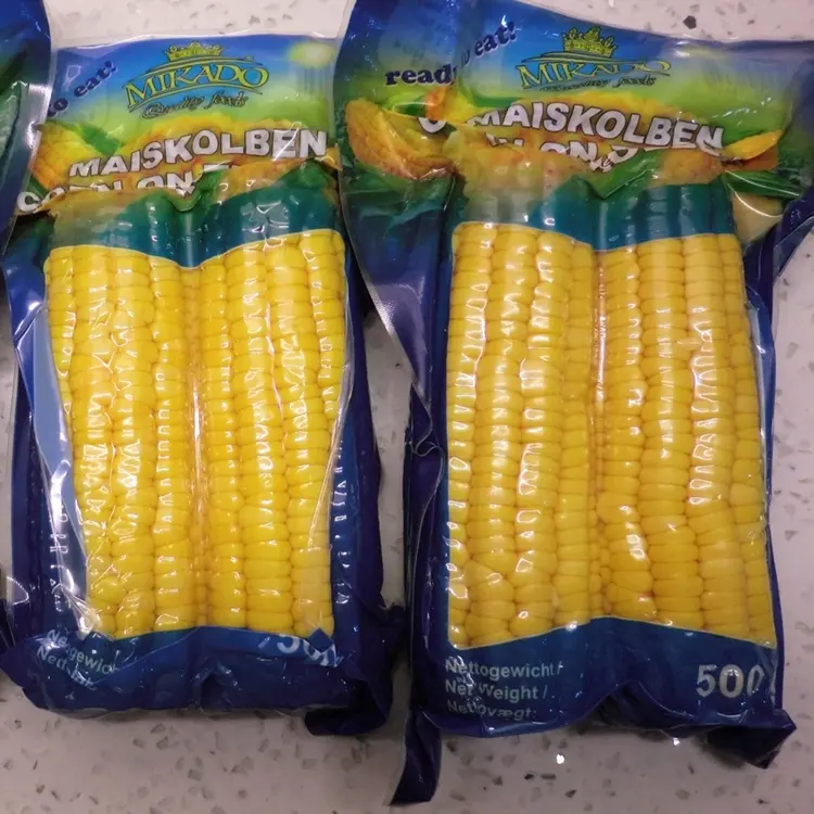 Вакуумная упаковка консервированных продуктов, сладкая кукуруза на cob в мешочках