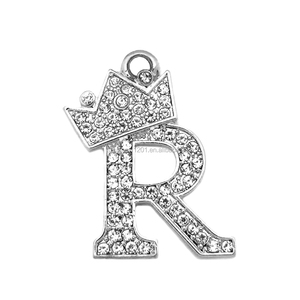 Commercio all'ingrosso di Yiwu Fabbrica di Nuovo Modo Capitale Alfabeto Lettere <span class=keywords><strong>R</strong></span> Corona di Fascini Del Pendente Per Collane Fare - Product Image 1