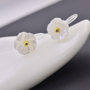 <span class=keywords><strong>Orecchini</strong></span> <span class=keywords><strong>trasparenti</strong></span> a Clip con fiori di prugna per feste matrimoni e regali - Product Image 3