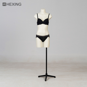 Maniquí de Mujer con Pechos Grandes para Exhibición de Lencería y Pijamas Sexys - Product Image 4