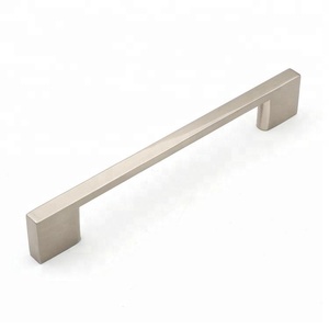 Phụ Kiện Kim Loại Nội Thất Quầy Bar Dài Hiện Đại Tay Nắm Và Núm Tủ Bếp Ngăn Kéo Bằng Nhôm - Product Image 1