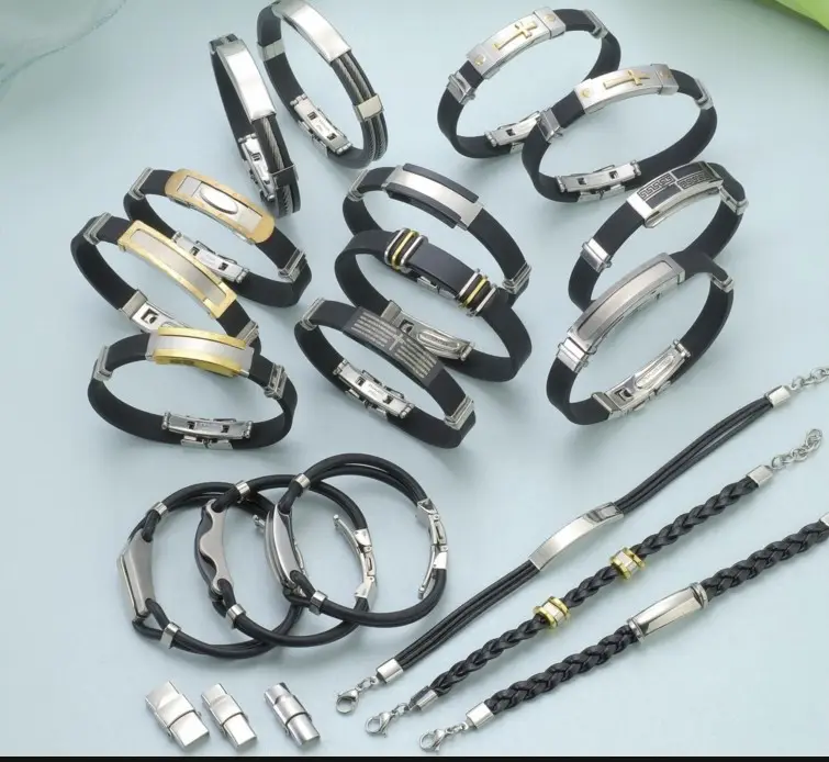 Pulseira de borracha de silicone, pulseira de silicone preta para a moda, coleção de pulseiras de borracha preta com peças médias de aço inoxidável e fecho de fivela final