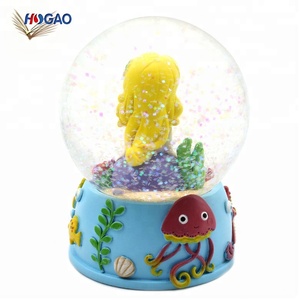OEM Navidad Día de San Valentín cumpleaños regalo de Año Nuevo Bola de resina de agua sirena globo de nieve - Product Image 3