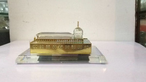 Modello della Moschea Al Aqsa in Cristallo, Artigianato Islamico Fatto a Mano in Cristallo - Product Image 3