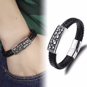 manera <span class=keywords><strong>del</strong></span> encanto <span class=keywords><strong>del</strong></span> cráneo <span class=keywords><strong>del</strong></span> acero inoxidable de los hombres de cuero hecho a mano trenzado cuero pulsera magnética - Product Image 4