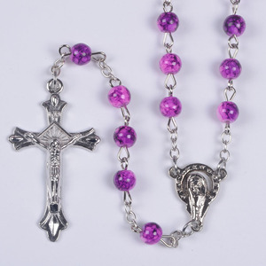 Collar de Rosario con cuentas de cristal, barniz para hornear, color rosa a la moda, <span class=keywords><strong>artículos</strong></span> <span class=keywords><strong>religiosos</strong></span> romanos al por mayor - Product Image 1