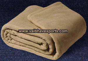 Couverture douce légère résistante aux flammes de qualité supérieure Design solide floral respirant pour la couverture colorée décorative de chambre à coucher à la maison - Product Image 2