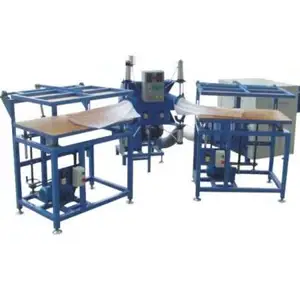 Shaking table for pillow filling machine