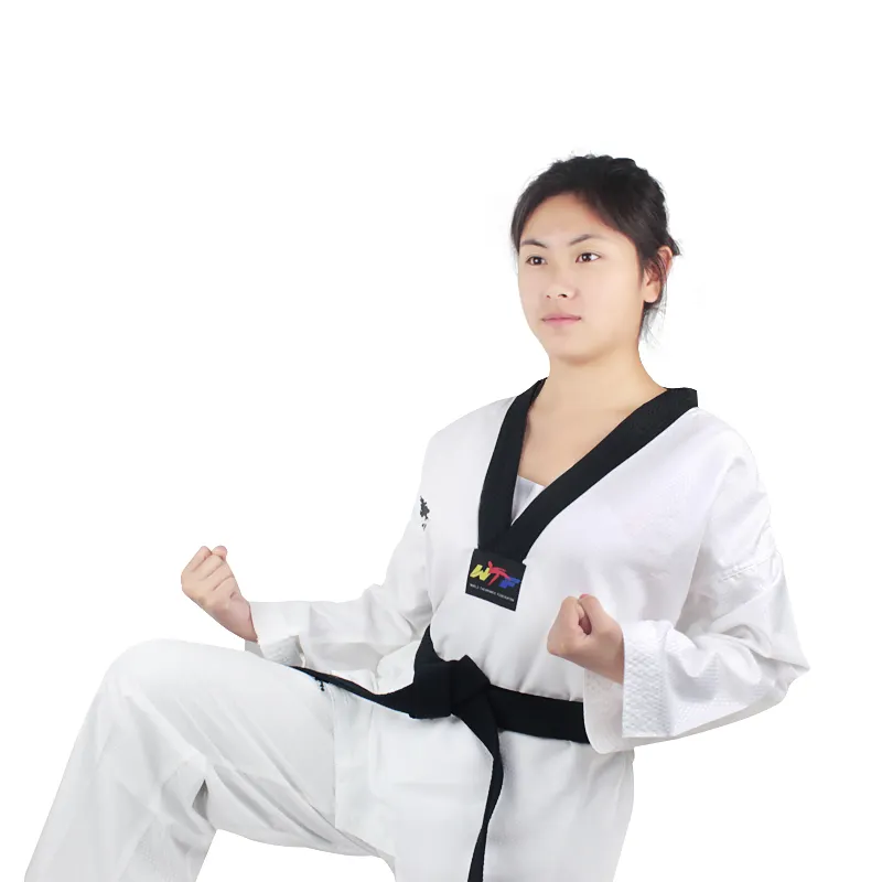 Uniforme de taekwondo pour adultes, uniforme ultra léger, fabriqué en chine, prix d'usine, 100% polyester, vente en gros