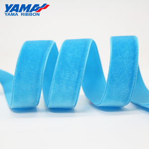 Fabrika yumuşak 3-50mm saf renkler tek taraflı siyah kadife kurdele süslemeleri için