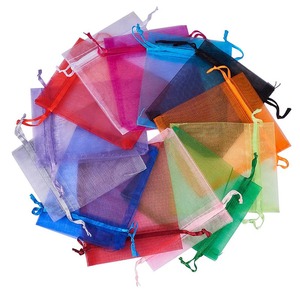 100PCS 7 × 9センチメートルAssorted Color Organza Drawstring Pouches Candy Jewelry Party Bag Mixed Color Organza Gift Bags